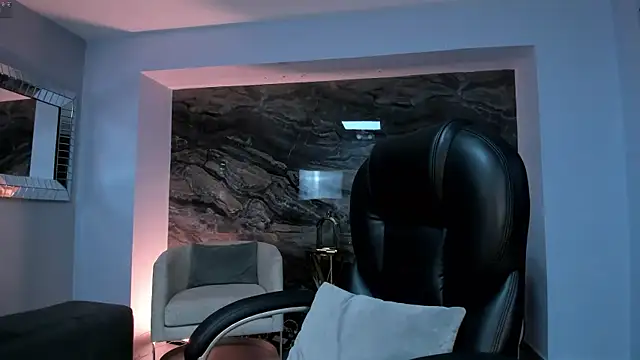 SofiaReyes1 online show from 10-07-25, 12:33