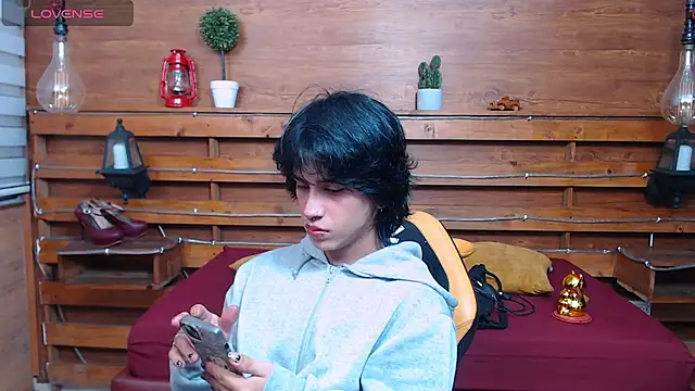 Snapshot of alex_477 chatting on 06-25-26, 11:37 alex 477 online show from 06-25-26, 11:37