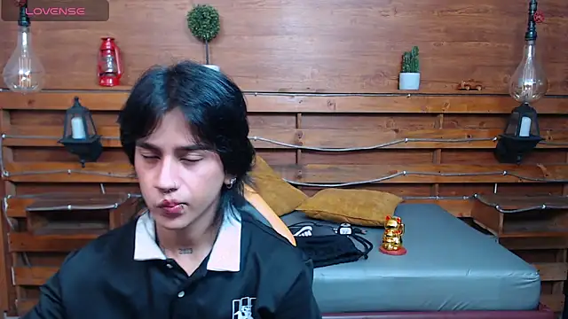 Snapshot of alex_477 chatting on 05-30-26, 11:27 alex 477 online show from 05-30-26, 11:27