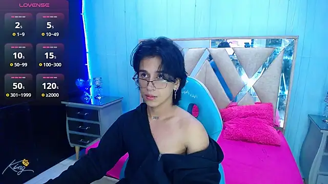 Snapshot of alex_477 chatting on 05-11-26, 04:04 alex 477 online show from 05-11-26, 04:04