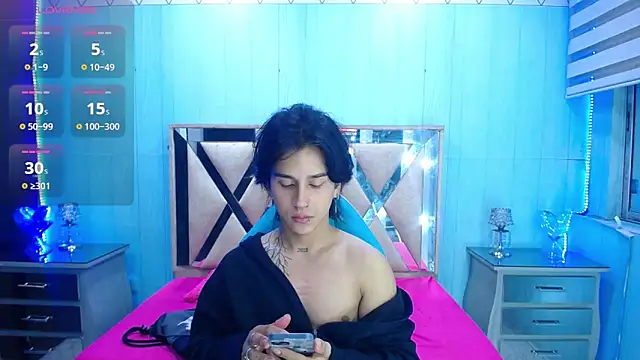 Snapshot of alex_477 chatting on 05-11-26, 11:33 alex 477 online show from 05-11-26, 11:33