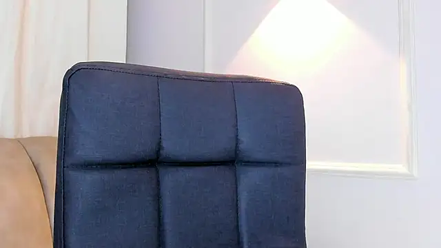 Snapshot of Lia_walton chatting on 02-25-25, 12:05 Lia walton online show from 02-25-25, 12:05