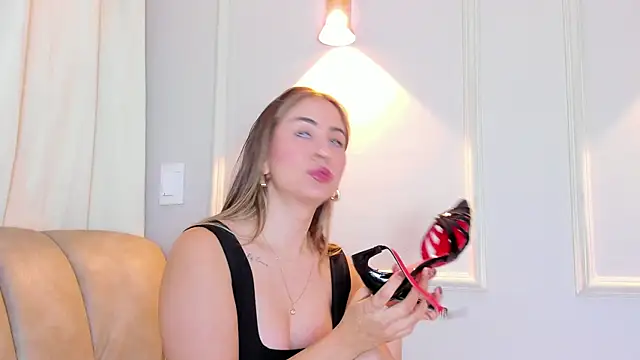 Snapshot of Lia_walton chatting on 12-16-25, 12:20 Lia walton online show from 12-16-25, 12:20