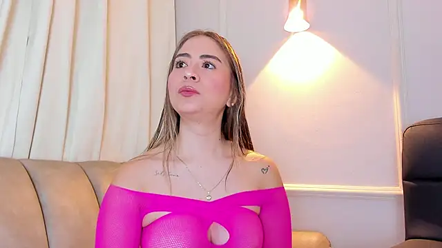 Snapshot of Lia_walton chatting on 12-05-25, 12:15 Lia walton online show from 12-05-25, 12:15