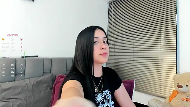 Snapshot of Gigi-bom chatting on 11-26-25, 10:32 Gigi-bom online show from 11-26-25, 10:32