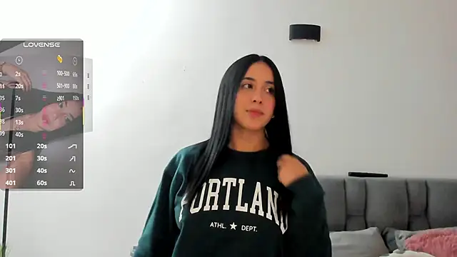 Snapshot of Gigi-bom chatting on 11-14-25, 12:14 Gigi-bom online show from 11-14-25, 12:14