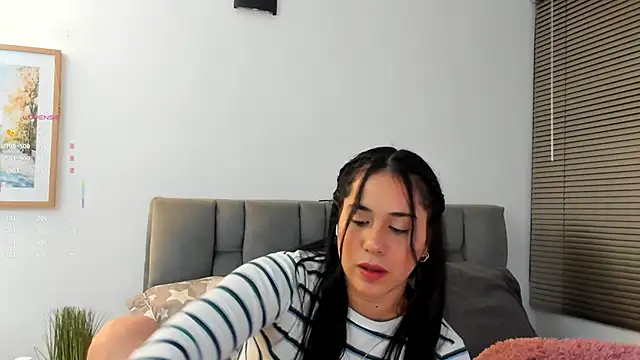 Snapshot of Gigi-bom chatting on 01-08-26, 11:55 Gigi-bom online show from 01-08-26, 11:55