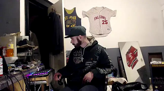 Snapshot of sledge901 chatting on 02-08-25, 04:03 sledge901 online show from 02-08-25, 04:03