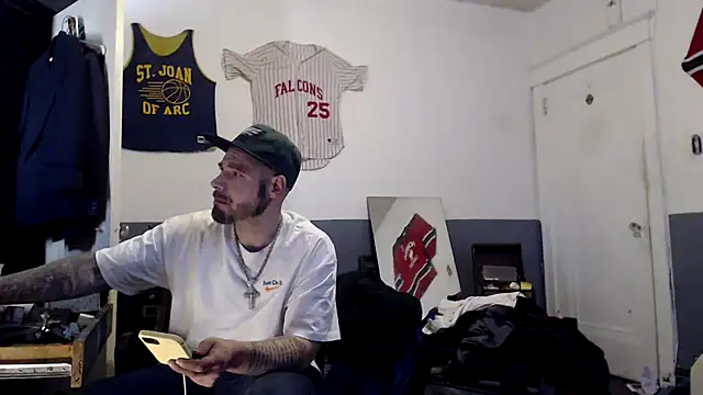 Snapshot of sledge901 chatting on 01-27-25, 07:35 sledge901 online show from 01-27-25, 07:35