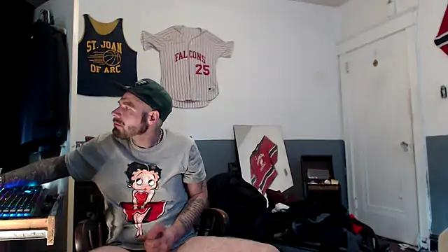 Snapshot of sledge901 chatting on 01-28-25, 04:19 sledge901 online show from 01-28-25, 04:19