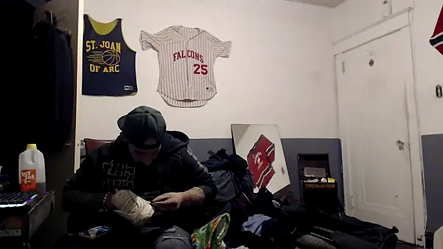 Snapshot of sledge901 chatting on 02-01-25, 12:51 sledge901 online show from 02-01-25, 12:51