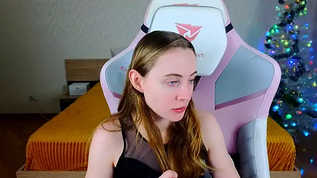 Cowell Adelina online show from 12-22-25, 09:31