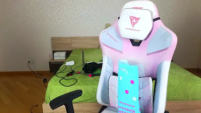 Cowell Adelina online show from 03-07-26, 09:16