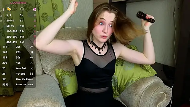 Snapshot of Cowell_Adelina chatting on 06-18-26, 02:00 Cowell Adelina online show from 06-18-26, 02:00