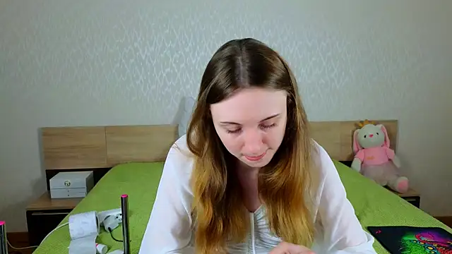 Cowell Adelina online show from 02-06-26, 10:33