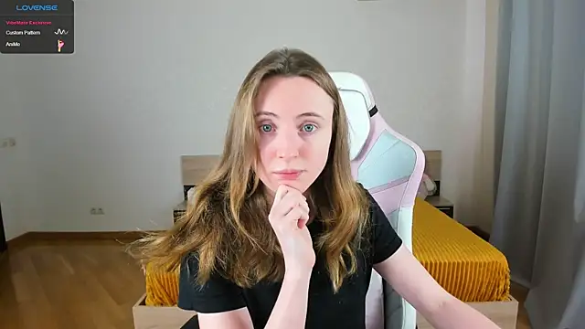 Cowell Adelina online show from 10-31-25, 08:33