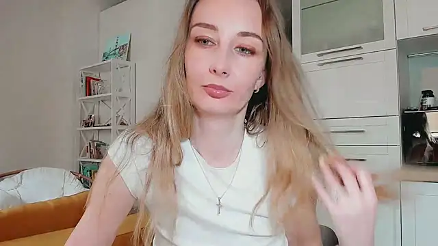 Maiami000 online show from 04-14-26, 02:33