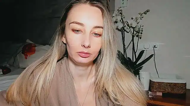 Snapshot of Maiami000 chatting on 01-23-25, 03:32 Maiami000 online show from 01-23-25, 03:32