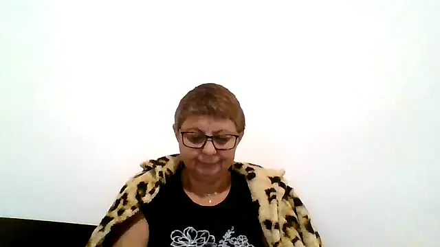 Snapshot of roseblak42 chatting on 10-10-25, 03:46 roseblak42 online show from 10-10-25, 03:46