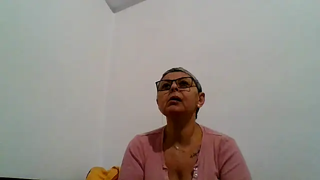 roseblak42 online show from 12-22-25, 03:34