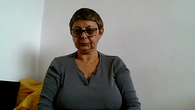 Snapshot of roseblak42 chatting on 10-26-25, 10:37 roseblak42 online show from 10-26-25, 10:37