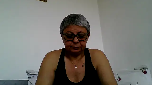 Snapshot of roseblak42 chatting on 05-25-26, 08:35 roseblak42 online show from 05-25-26, 08:35