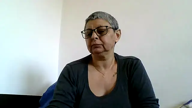 Snapshot of roseblak42 chatting on 05-02-26, 04:01 roseblak42 online show from 05-02-26, 04:01