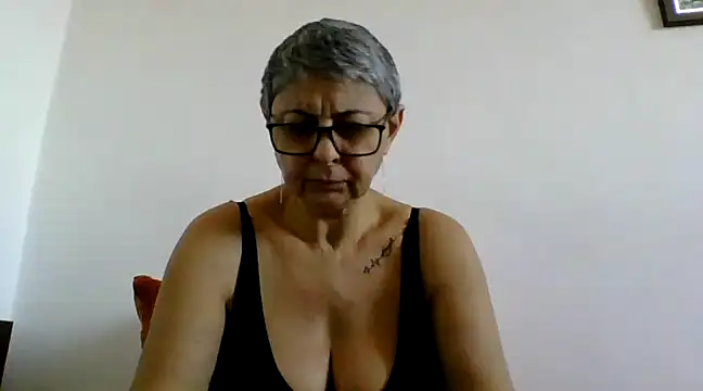 Snapshot of roseblak42 chatting on 03-08-25, 11:27 roseblak42 online show from 03-08-25, 11:27