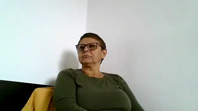 Snapshot of roseblak42 chatting on 10-07-25, 12:28 roseblak42 online show from 10-07-25, 12:28