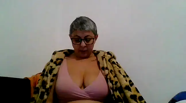 Snapshot of roseblak42 chatting on 02-23-25, 04:57 roseblak42 online show from 02-23-25, 04:57