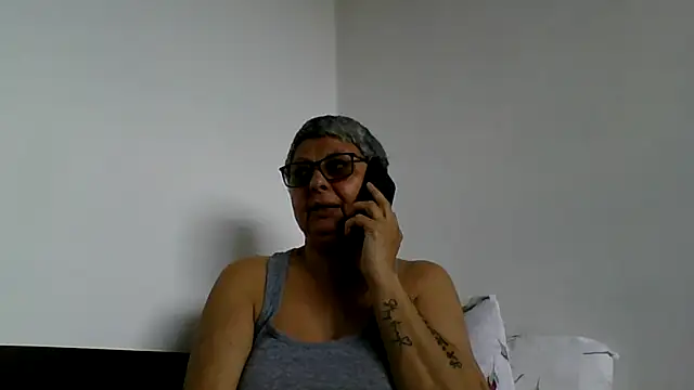 Snapshot of roseblak42 chatting on 05-24-26, 09:09 roseblak42 online show from 05-24-26, 09:09