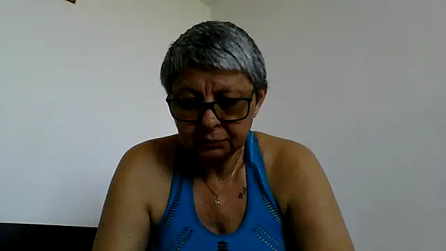 Snapshot of roseblak42 chatting on 05-28-26, 12:33 roseblak42 online show from 05-28-26, 12:33