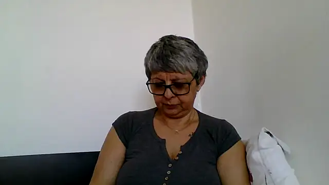 roseblak42 online show from 04-07-26, 08:05