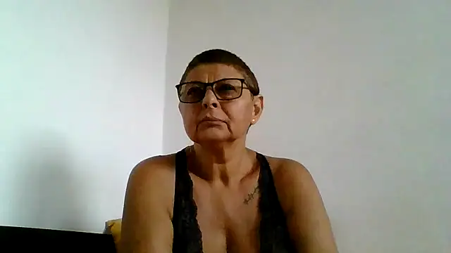 Snapshot of roseblak42 chatting on 09-20-25, 03:17 roseblak42 online show from 09-20-25, 03:17