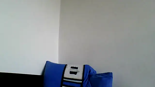 Snapshot of roseblak42 chatting on 05-11-26, 10:05 roseblak42 online show from 05-11-26, 10:05