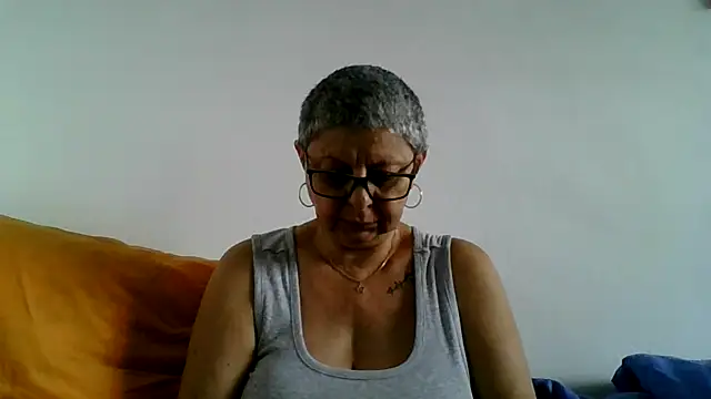 roseblak42 online show from 07-13-26, 03:00