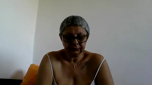 roseblak42 online show from 07-21-26, 02:40