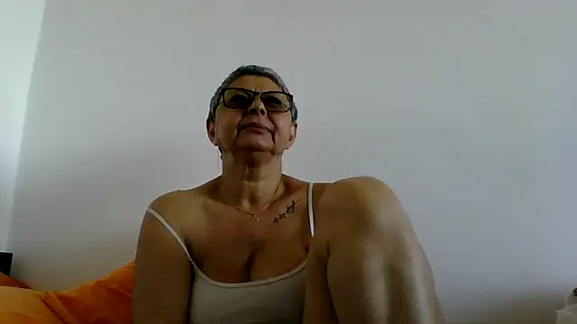 roseblak42 online show from 07-23-26, 02:46