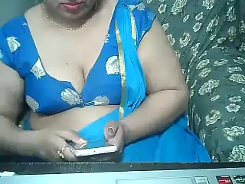 Snapshot of Punambhabisexy chatting on 03-19-25, 10:53 Punambhabisexy online show from 03-19-25, 10:53