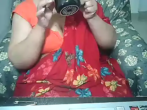 Snapshot of Punambhabisexy chatting on 03-18-25, 11:20 Punambhabisexy online show from 03-18-25, 11:20