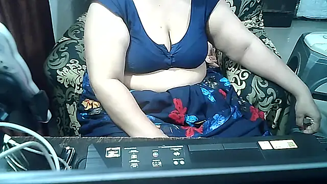 Snapshot of Punambhabisexy chatting on 10-10-25, 12:44 Punambhabisexy online show from 10-10-25, 12:44