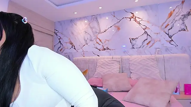 kiana cream online show from 12-05-25, 05:00