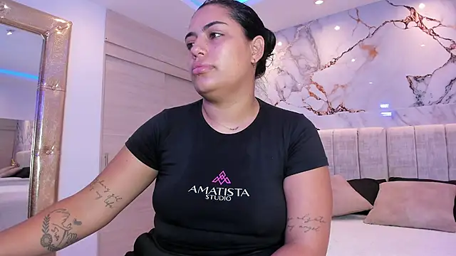 kiana cream online show from 11-14-25, 12:09