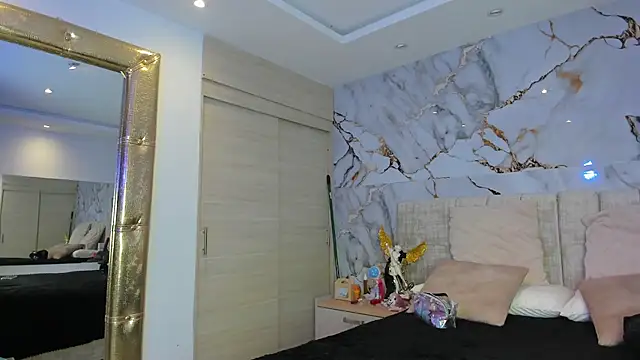 kiana cream online show from 01-12-26, 12:01