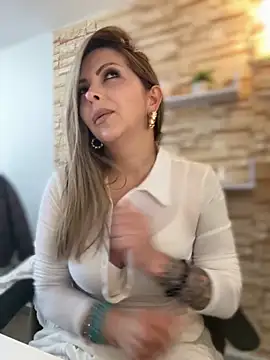  Abril-Office1 online show from 09-08-25, 03:44