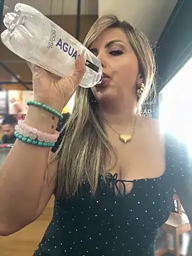  Abril-Office1 online show from 11-21-25, 05:34