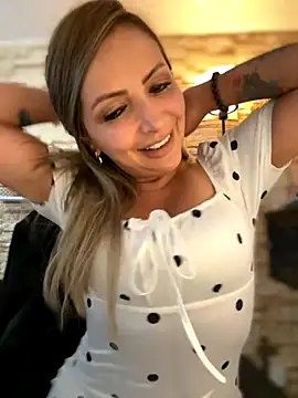  Abril-Office1 online show from 09-24-25, 03:07