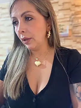  Abril-Office1 online show from 11-04-25, 03:16