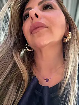  Abril-Office1 online show from 03-10-26, 03:27