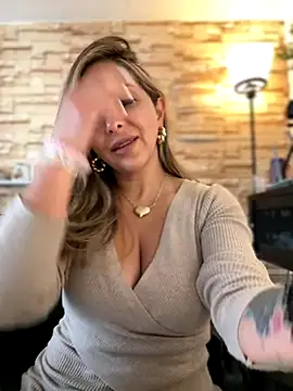  Abril-Office1 online show from 10-14-25, 03:45